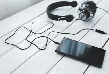 车辆划痕判断漏黑色/汽车刮痕露出黑色